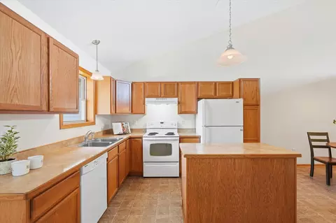Kitchen - 1728 Redhead Ave, Baldwin, WI 54002 photo 4 of 4