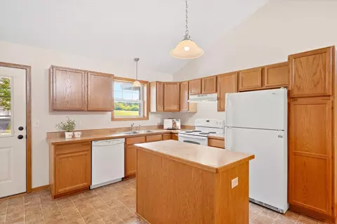 Kitchen - 1728 Redhead Ave, Baldwin, WI 54002 photo 2 of 4