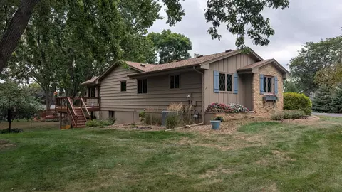 8365 Heather Ave, Eden Prairie, MN 55347