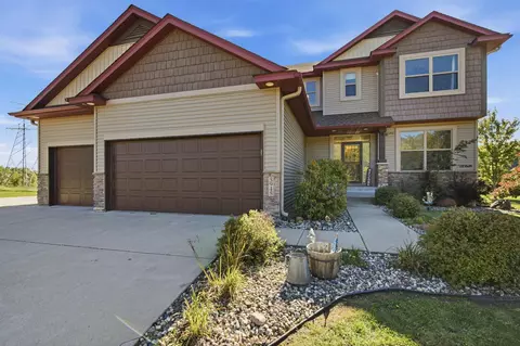 5945 Tee To Green St, Saint Cloud, MN 56304