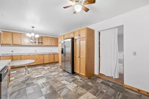 Kitchen - 833 Lewis Pl, Saint Cloud, MN 56301 photo 6 of 7