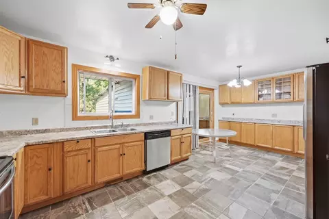 Kitchen - 833 Lewis Pl, Saint Cloud, MN 56301 photo 4 of 7