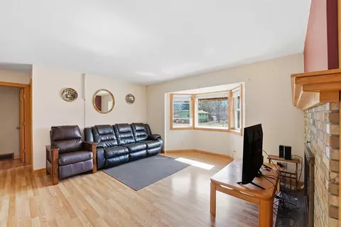 Living - 833 Lewis Pl, Saint Cloud, MN 56301 photo 2 of 2