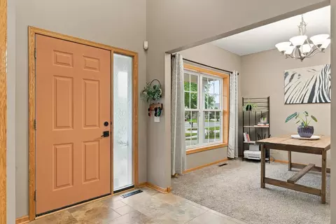 Entry Way - 1318 Bluff St, Dundas, MN 55019 photo 2 of 4