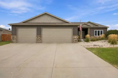 2302 10th St W, West Fargo, ND 58078