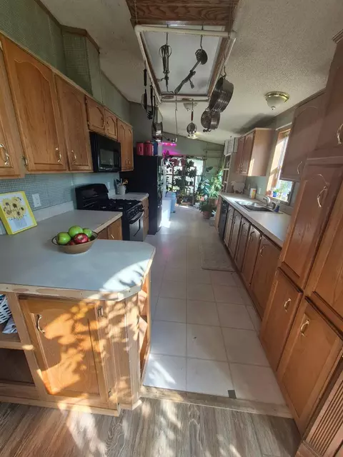 Kitchen - 91 Joymar Cir, Saint Cloud, MN 56301 photo 2 of 4