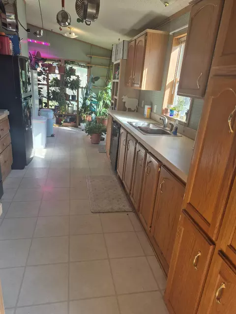 Kitchen - 91 Joymar Cir, Saint Cloud, MN 56301 photo 3 of 4