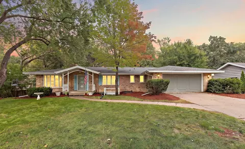 1495 Trollhagen Dr, Fridley, MN 55421