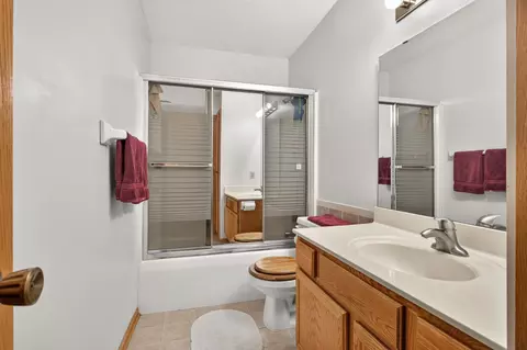 Bath - 11991 Yellow Pine St NW, Coon Rapids, MN 55448 photo 1 of 5