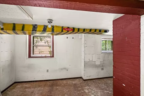 Bedroom - 107 Parkland Ave, Duluth, MN 55805 photo 5 of 5