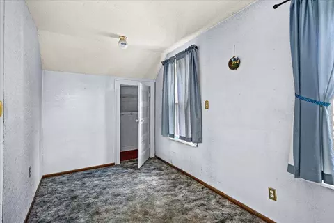 Bedroom - 107 Parkland Ave, Duluth, MN 55805 photo 3 of 5