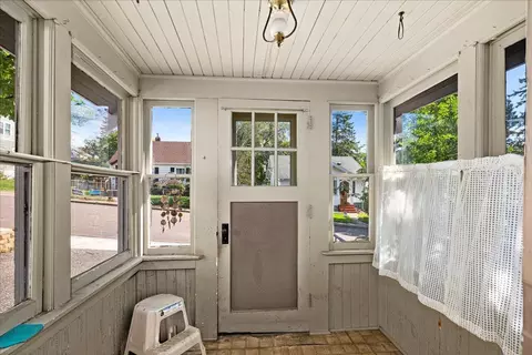 Exterior - 107 Parkland Ave, Duluth, MN 55805 photo 2 of 6