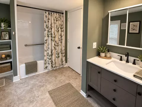 Bath - 1699 Eustis St, Lauderdale, MN 55113 photo 1 of 3