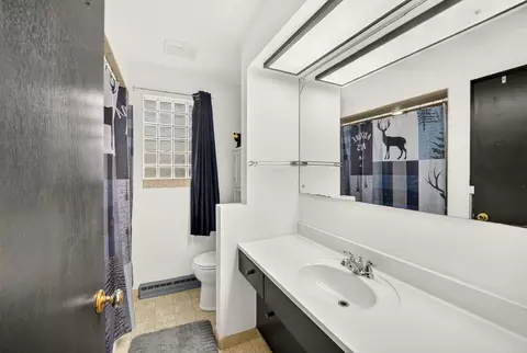 Bath - 4724 Anderson Rd, Hermantown, MN 55811 photo 1 of 3