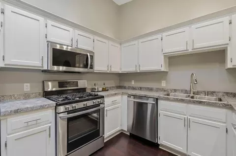 Kitchen - 4240 Boulder Ridge Pt, Eagan, MN 55122 photo 3 of 3