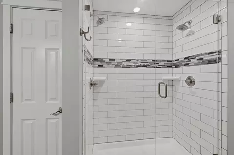 Bath - 4240 Boulder Ridge Pt, Eagan, MN 55122 photo 2 of 3