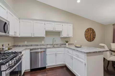 Kitchen - 4240 Boulder Ridge Pt, Eagan, MN 55122 photo 2 of 3