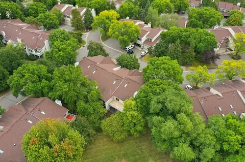 View/Area - 4240 Boulder Ridge Pt, Eagan, MN 55122 photo 4 of 5