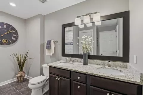 Bath - 4240 Boulder Ridge Pt, Eagan, MN 55122 photo 1 of 3