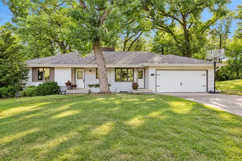 3523 Arbor Ln, Minnetonka, MN 55305