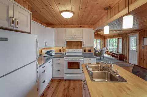 Kitchen - 4109 Long Beach Dr NW, Hackensack, MN 56452 photo 2 of 2
