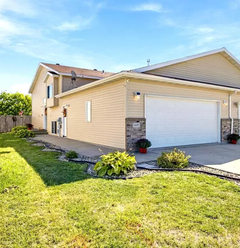 3600 11th St S, Moorhead, MN 56560