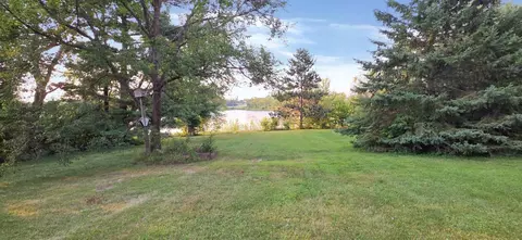 Exterior - 812 Maple Ave E, Mora, MN 55051 photo 4 of 7