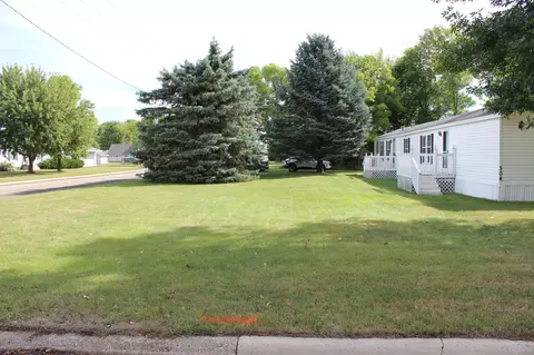 Exterior - 304 4th St S, Hoffman, MN 56339 photo 1 of 2