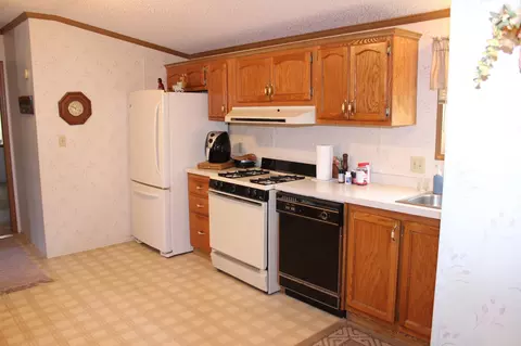 Kitchen - 304 4th St S, Hoffman, MN 56339 photo 2 of 2
