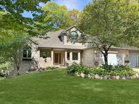 15920 37th Ave N, Plymouth, MN 55446