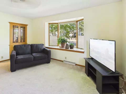 Living - 910 10th Ave S, Saint Cloud, MN 56301 photo 1 of 2