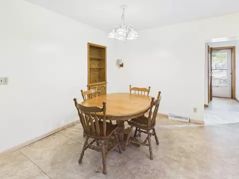 Dining - 910 10th Ave S, Saint Cloud, MN 56301 photo 1 of 2