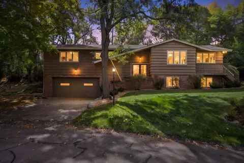 2931 Cedar Knoll Ct, Minnetonka, MN 55305