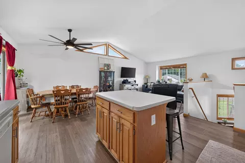 9578 River Forest Dr, Monticello, MN 55362
