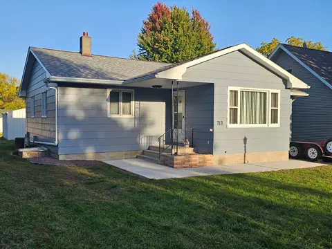 713 S Elm St, Lamberton, MN 56152