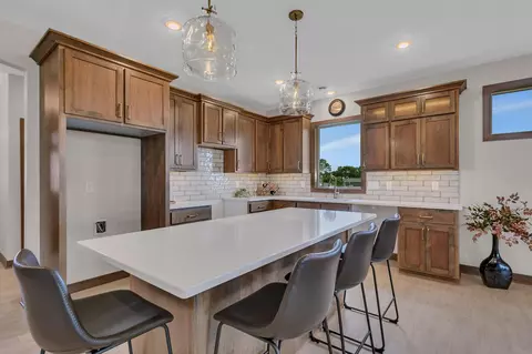 Kitchen - 204 57th Ave SE, Saint Cloud, MN 56304 photo 8 of 9