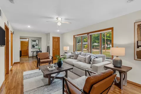 17025 11th Ave N, Plymouth, MN 55447