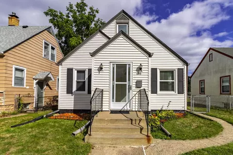 653 4th Ave S, South Saint Paul, MN 55075