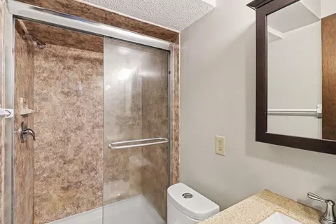 Bath - 4490 Woodgate Pt, Eagan, MN 55122 photo 1 of 2