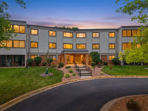 4385 Trenton Ln N #212, Plymouth, MN 55442
