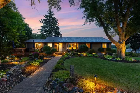 15601 Summit Dr, Eden Prairie, MN 55347