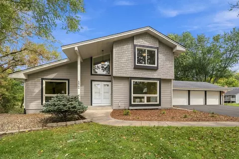 16724 Blenheim Way, Minnetonka, MN 55345