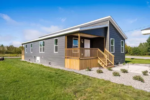 Exterior - 1801 E 10th St, Superior, WI 54880 photo 5 of 9