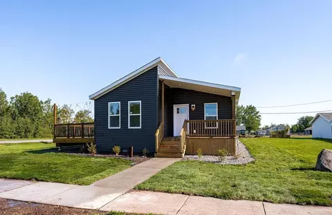 Exterior - 1801 E 10th St, Superior, WI 54880 photo 3 of 9