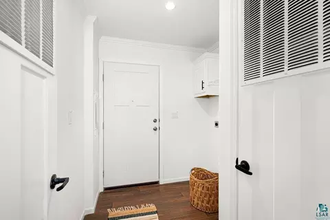 Entry Way - 1801 E 10th St, Superior, WI 54880 photo 1 of 1
