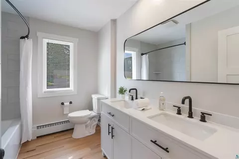 Bath - 1634 Cliff Ave, Duluth, MN 55811 photo 1 of 3