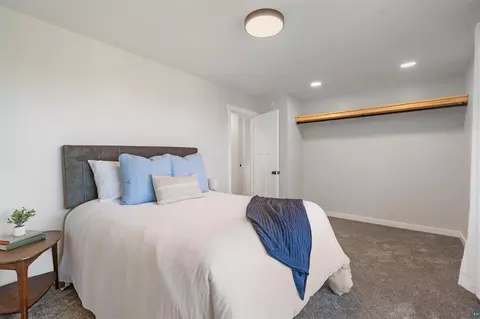 Bedroom - 1634 Cliff Ave, Duluth, MN 55811 photo 1 of 3