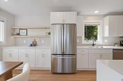 Kitchen - 1634 Cliff Ave, Duluth, MN 55811 photo 2 of 4