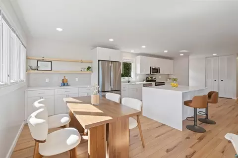 Dining - 1634 Cliff Ave, Duluth, MN 55811 photo 2 of 2