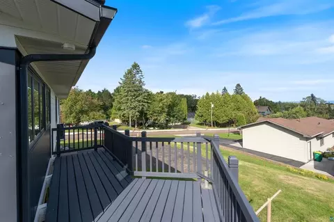 Exterior - 1634 Cliff Ave, Duluth, MN 55811 photo 5 of 6